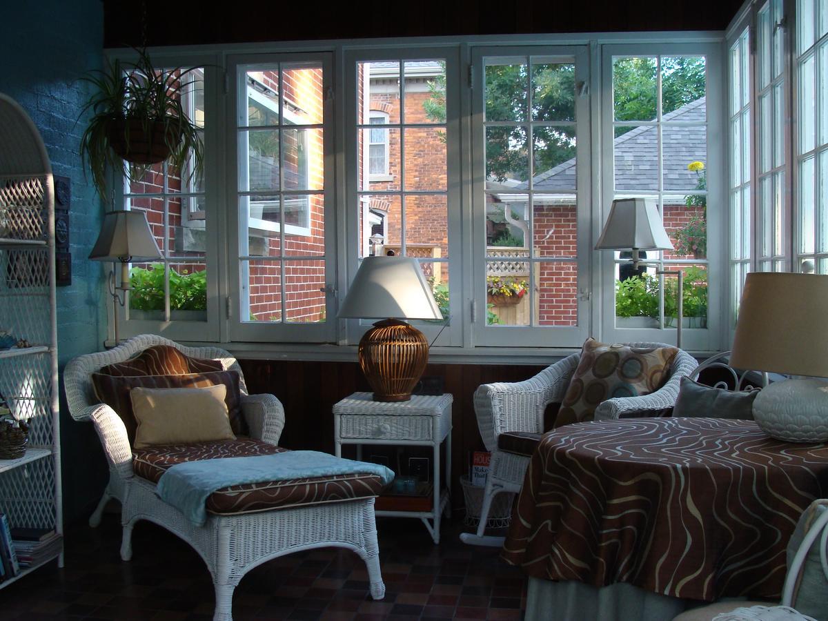 Robinsong Bed & Breakfast Thorold Exterior photo