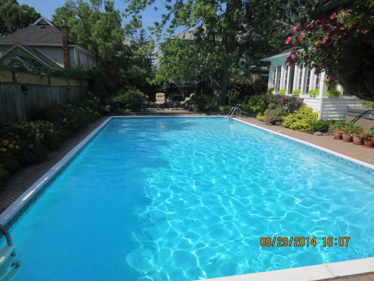 Robinsong Bed & Breakfast Thorold Exterior photo