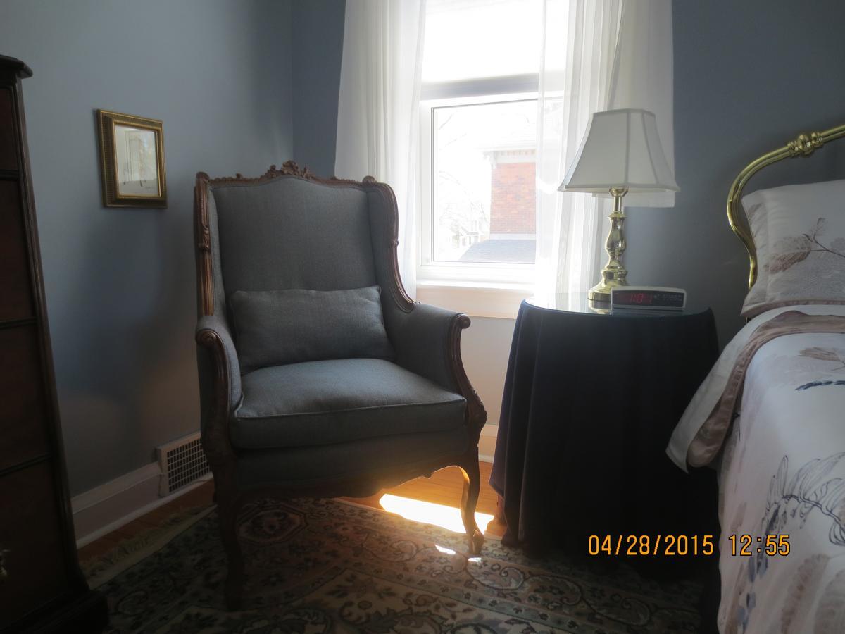 Robinsong Bed & Breakfast Thorold Room photo