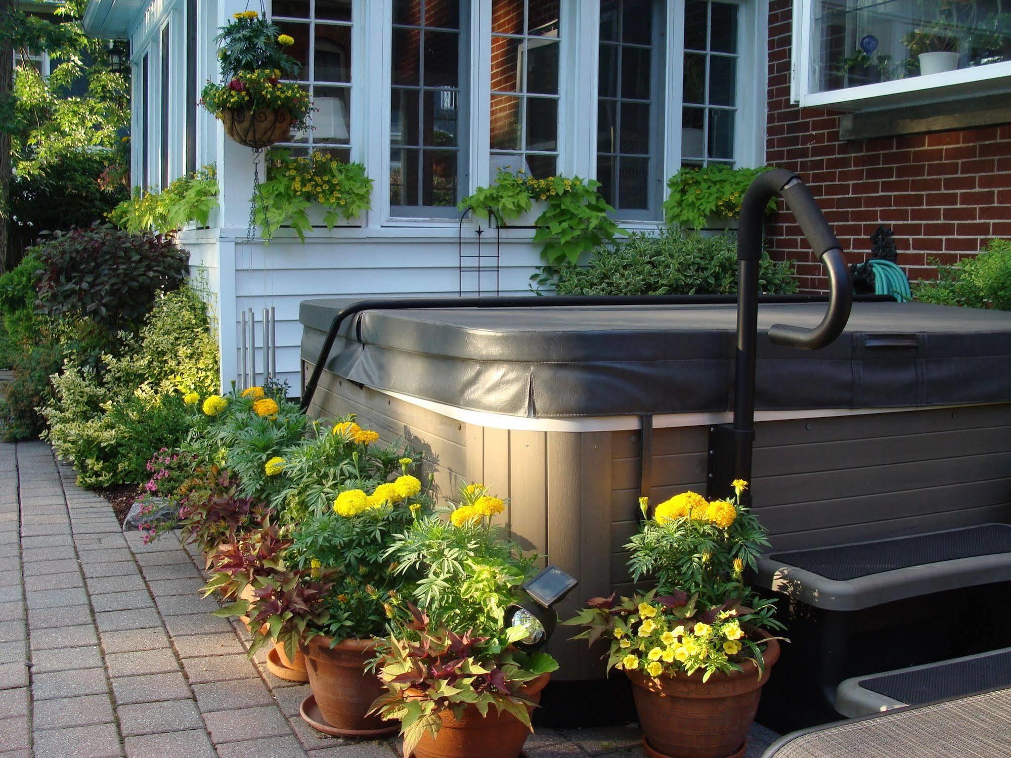Robinsong Bed & Breakfast Thorold Exterior photo