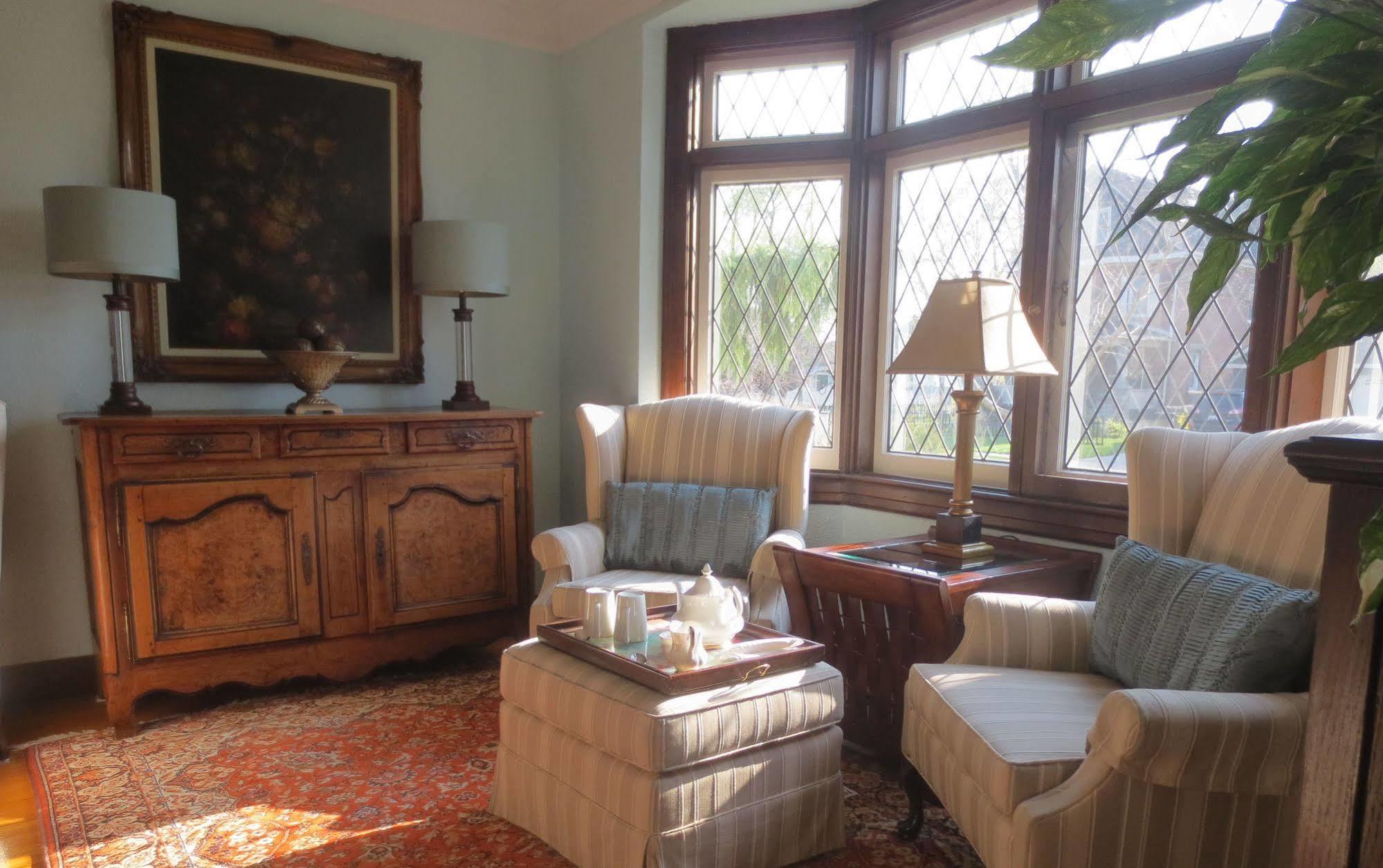 Robinsong Bed & Breakfast Thorold Exterior photo